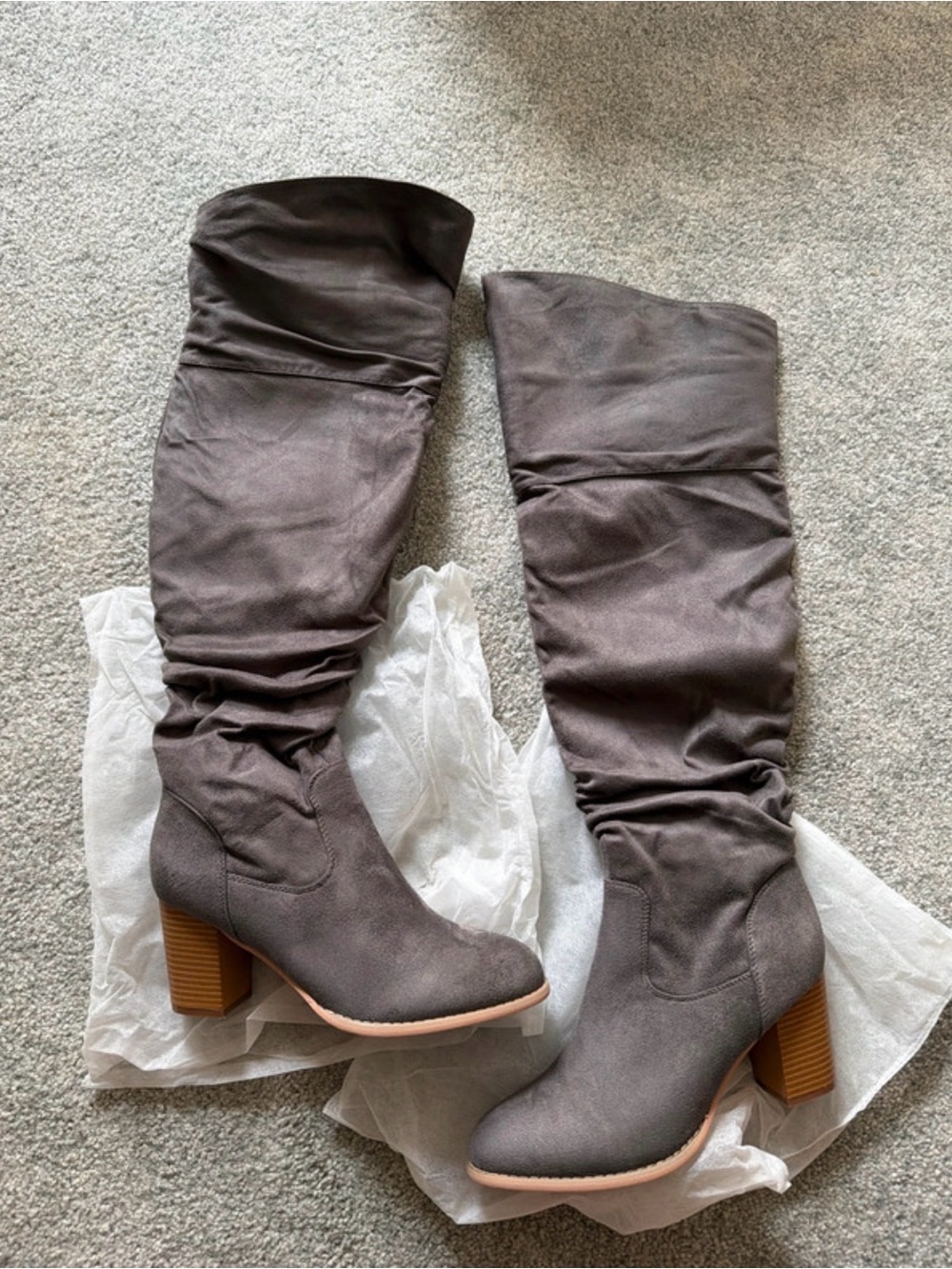 Slouch Knee-High Heeled Boots in Gray